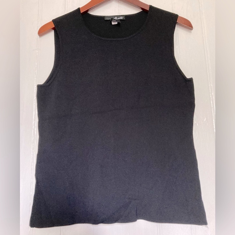 *3 for $20* Knit vest, crewneck, lightweight, Willi Smith sz XL.